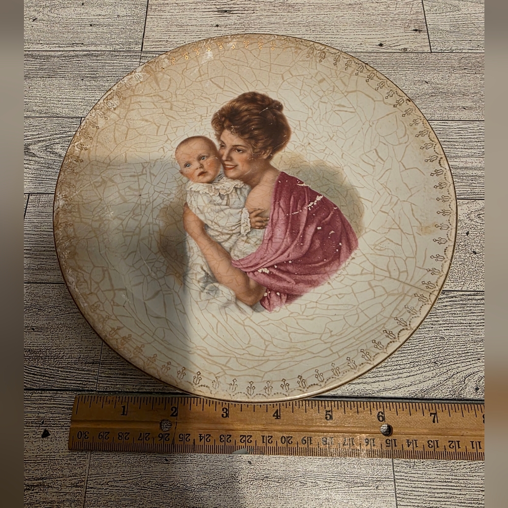 Decorative Mother and Child Ceramic Plate - Pink Accent